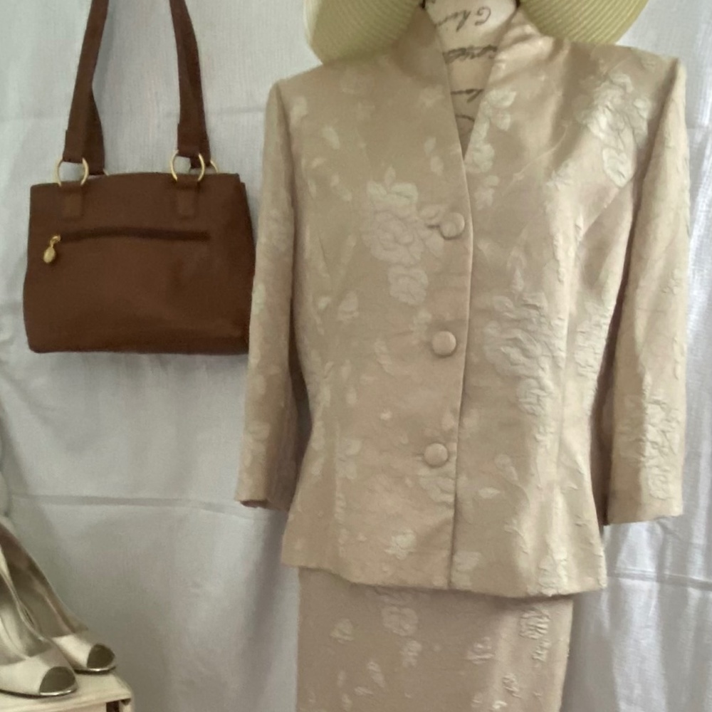 Virgo, champagne Floral design, 2 piece skirt set. Size 14